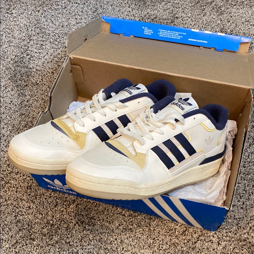Adidas Men's Forum Exhibit White and Navy Sneakers, Size 12